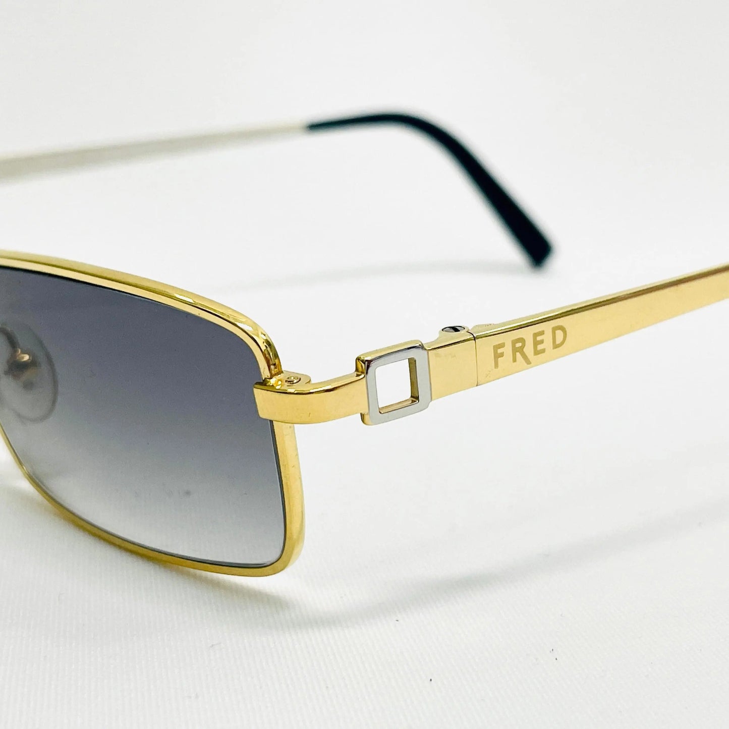 Fred-Paris-Sonnenbrille-Sunglasses-Model-Saint-Vincent-Gold Alt-Text bearbeiten