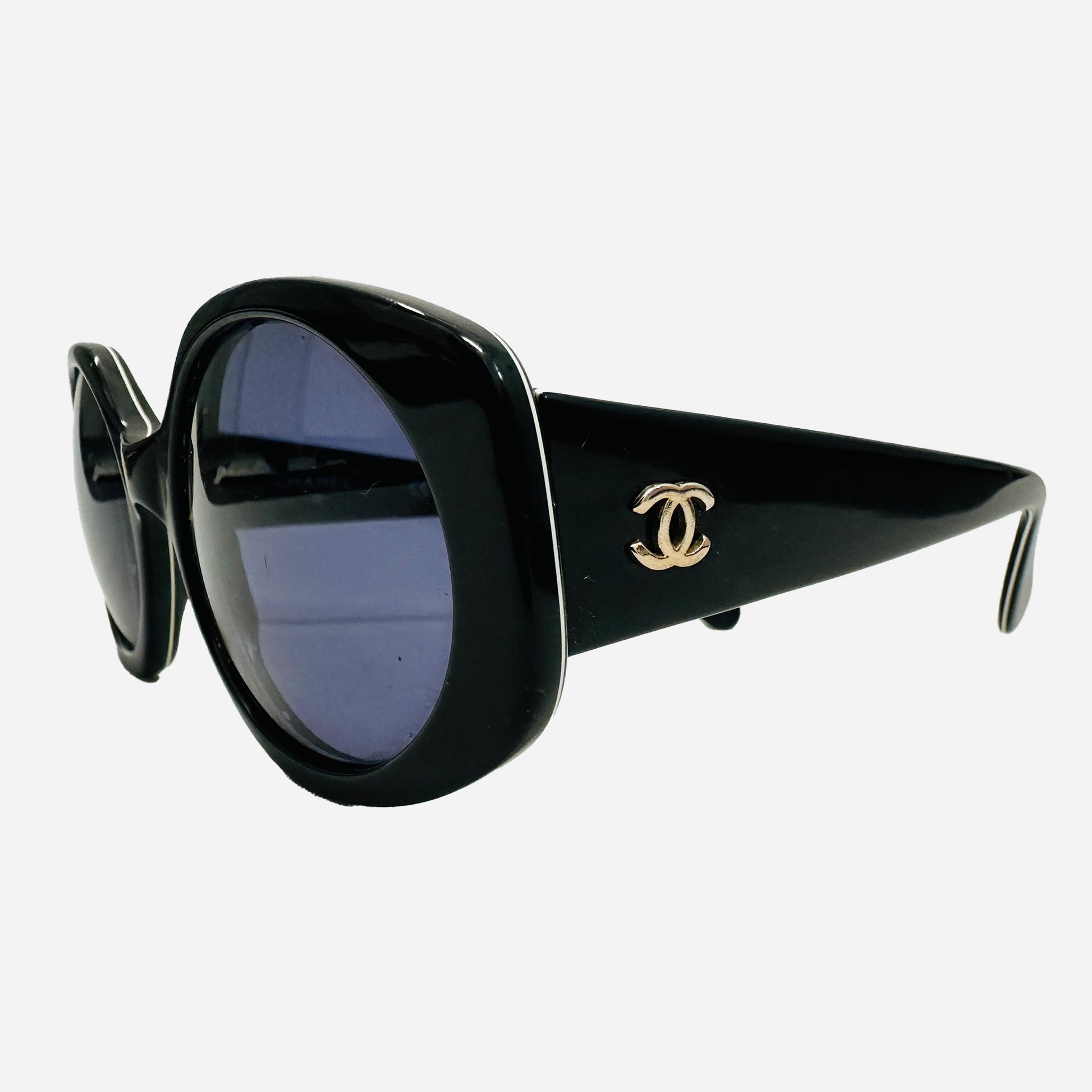 The-Seekers-Vintage-Coco-Chanel-Sunglasses-Sonnenbrille-C0229-CC-front-2