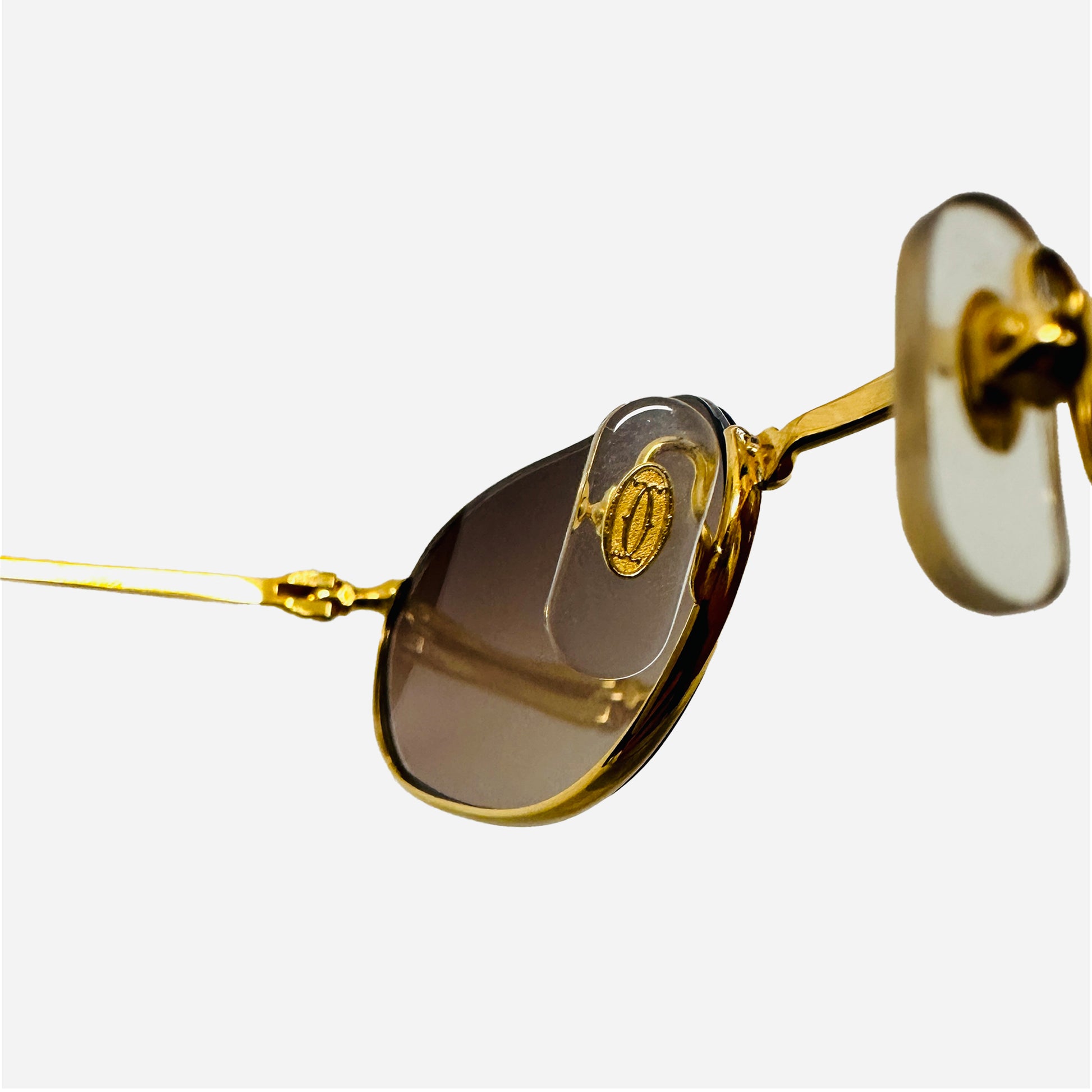 Vintage-Cartier-Demi-Lune-Trinity-Gold-Sonnenbrille-Sunglasses-the-seeker_nose-pad